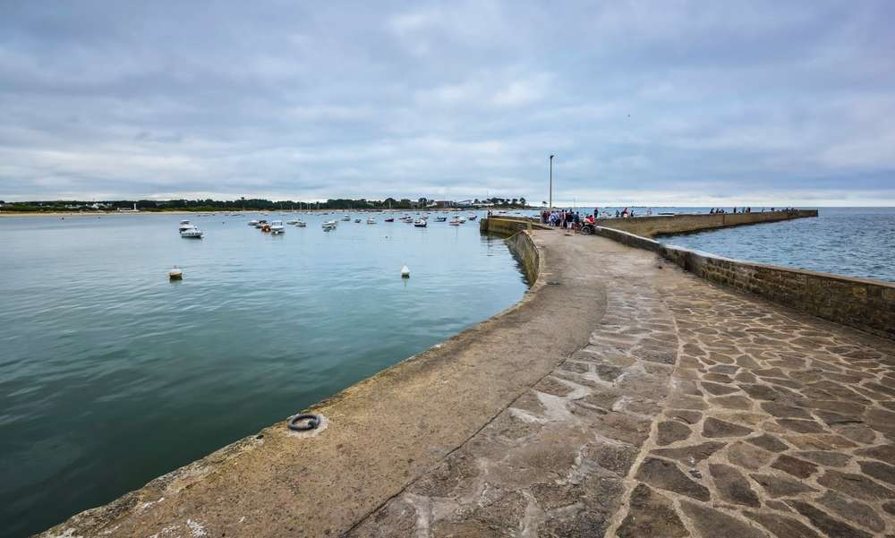 Digue du port de Lomeneur à Ploemeur, pays de Lorient (56)
